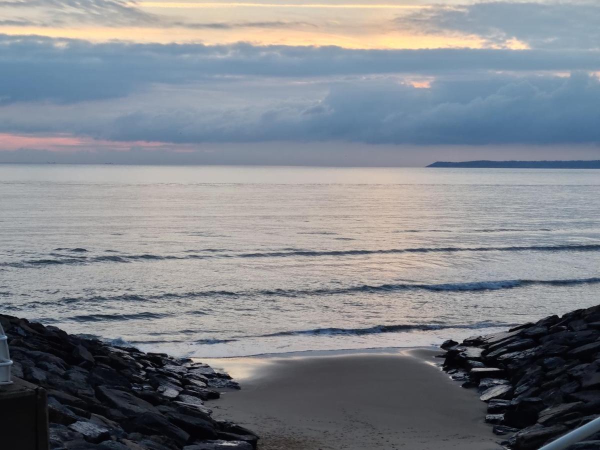 Driftmark Beachfront Location Aberavon Beach Sea Views Large Driveway Parking Private Site Fibre Optic Wi Fi Port Talbot Exteriör bild