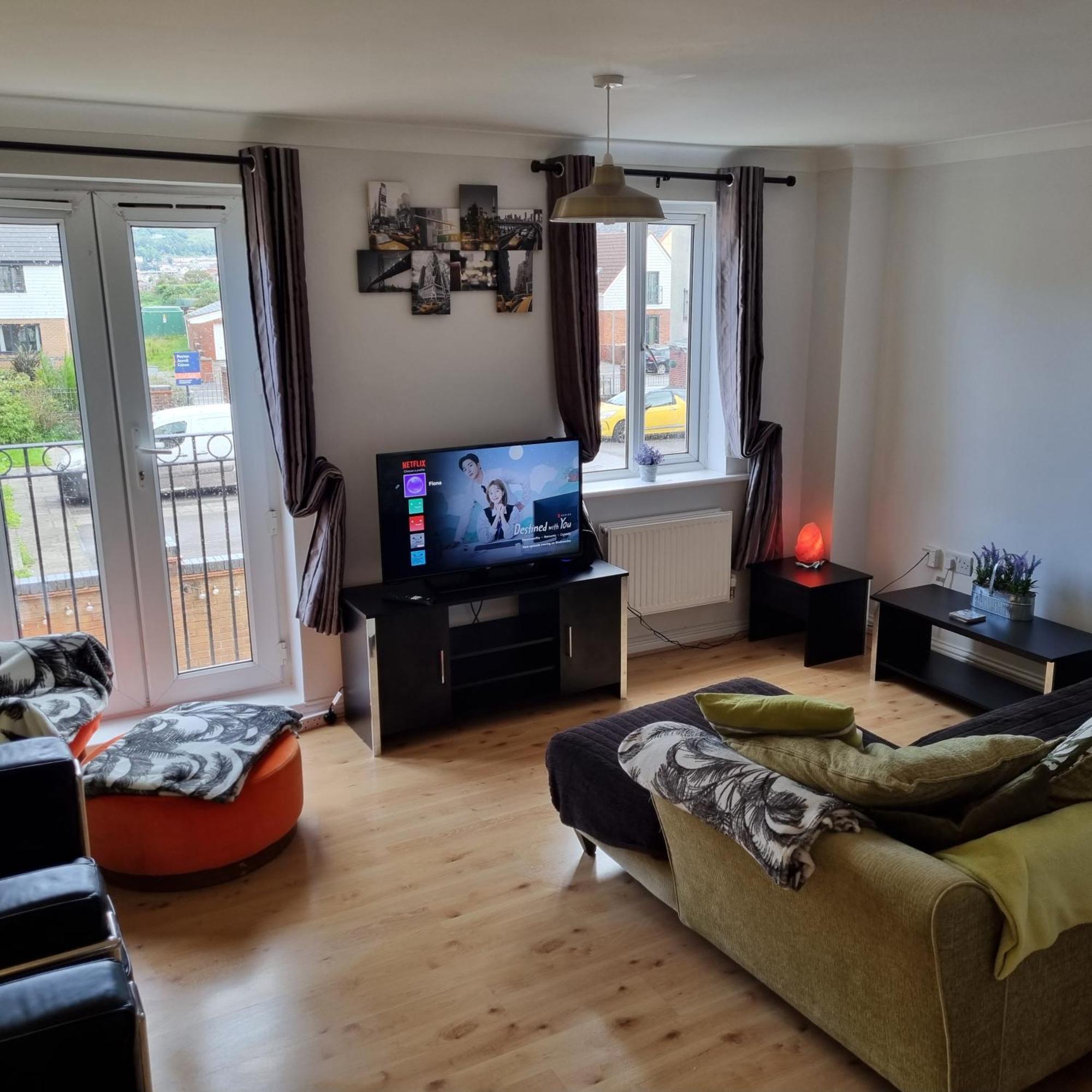 Driftmark Beachfront Location Aberavon Beach Sea Views Large Driveway Parking Private Site Fibre Optic Wi Fi Port Talbot Exteriör bild