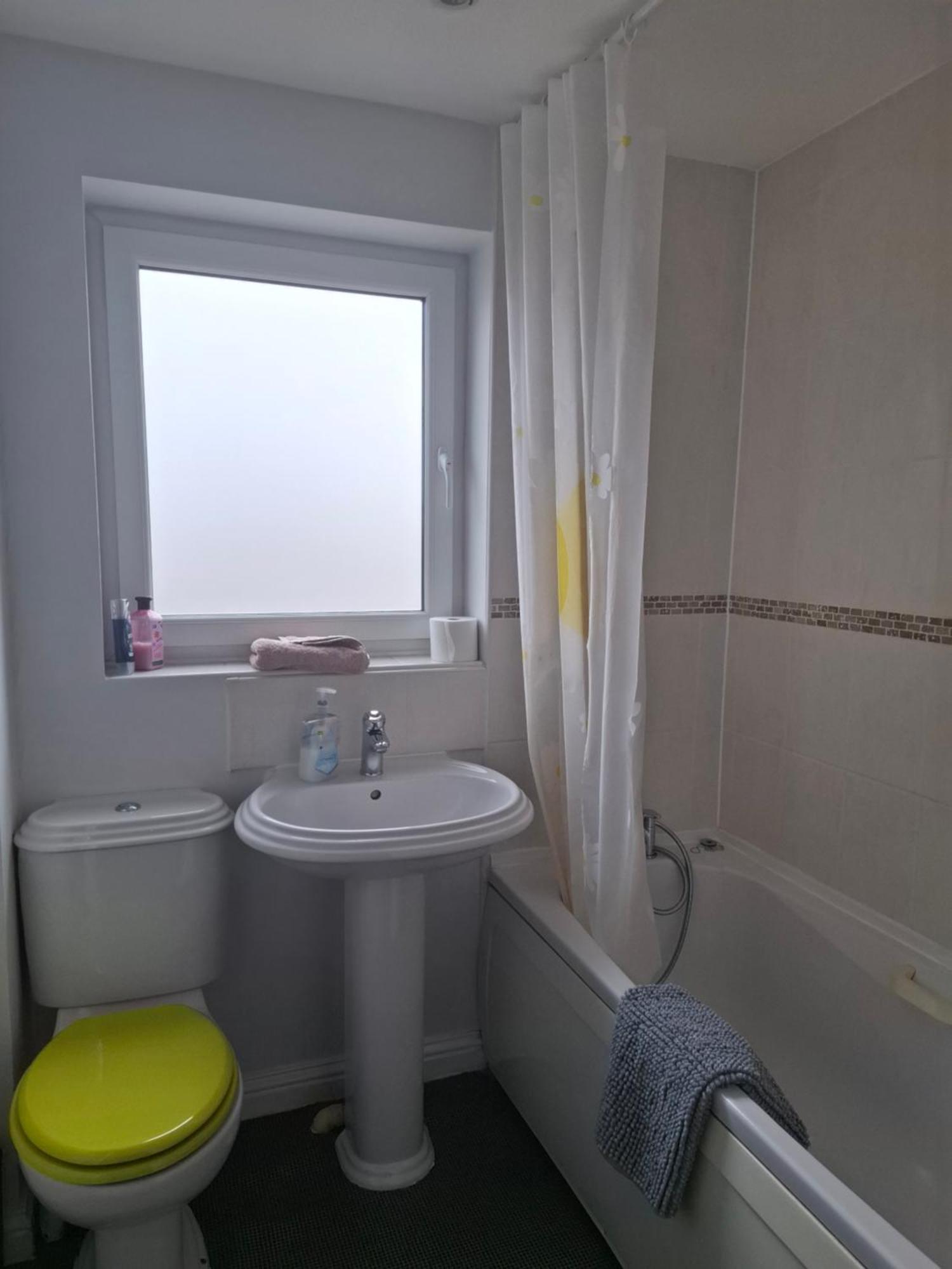 Driftmark Beachfront Location Aberavon Beach Sea Views Large Driveway Parking Private Site Fibre Optic Wi Fi Port Talbot Exteriör bild